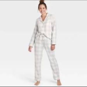 Woman’s Pajama Set - XL ❤️
